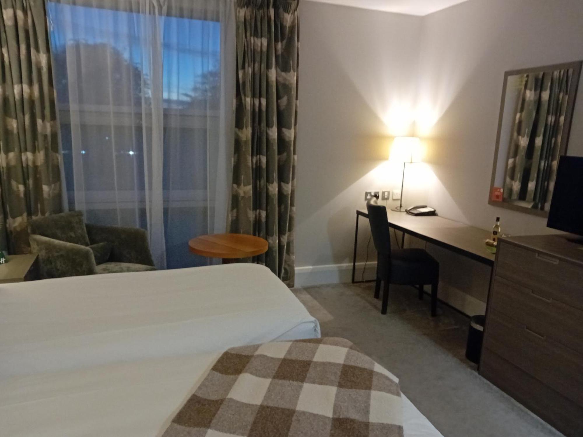 Holiday Inn Dumfries By Ihg Екстериор снимка